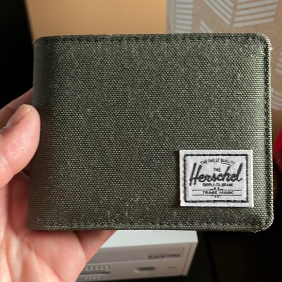 Herschel Supply Company Other - Herschel bifold wallet NWOT